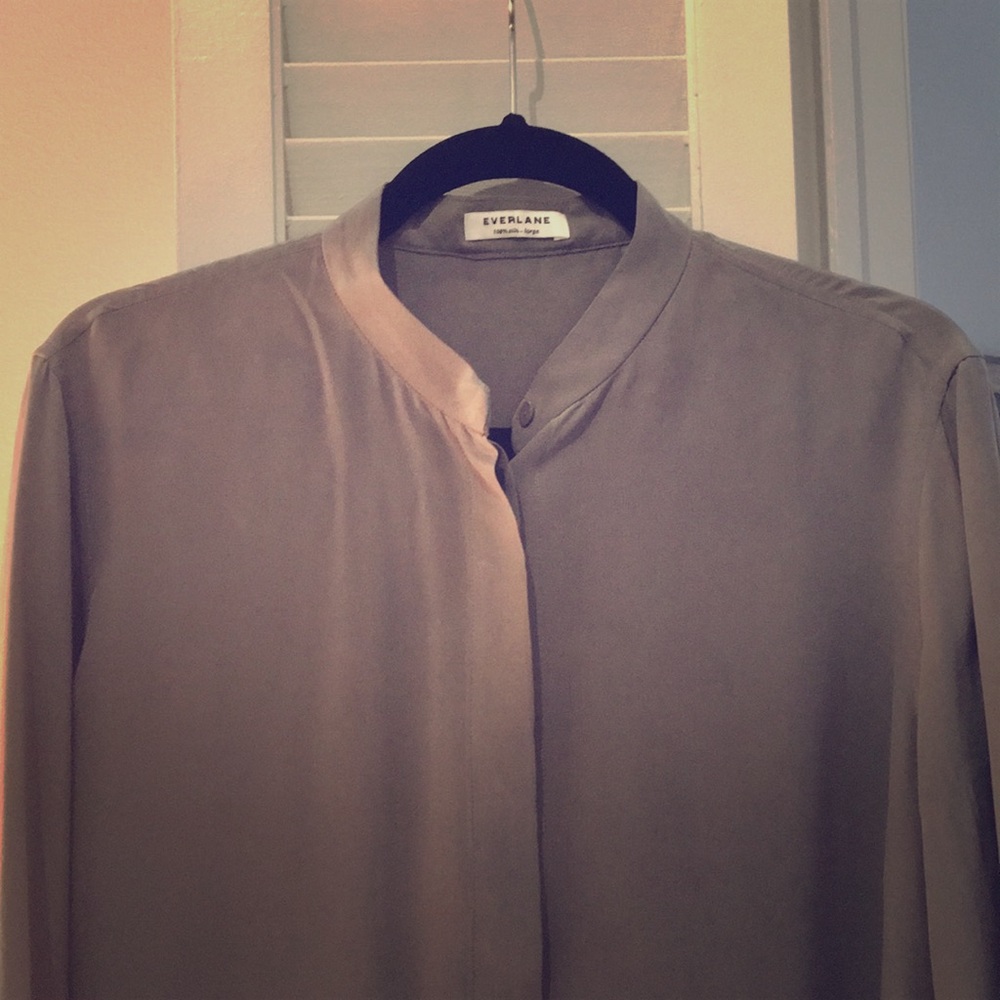Everlane 100% silk button down gray size large